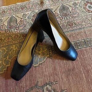 NWOT Naturalizer square toe black leather heels